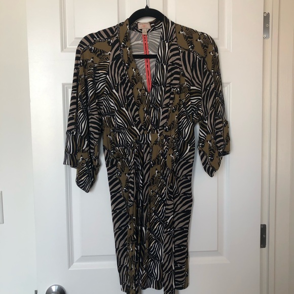 ISSA Collab w/ Banana Republic dress - Picture 2 of 5